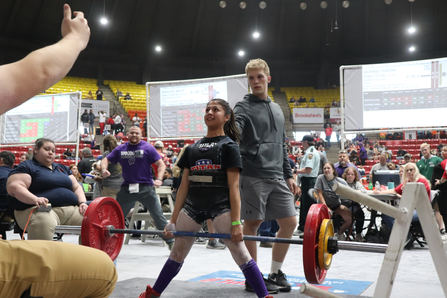 Jones sets state record, wins state title in 165-pound class