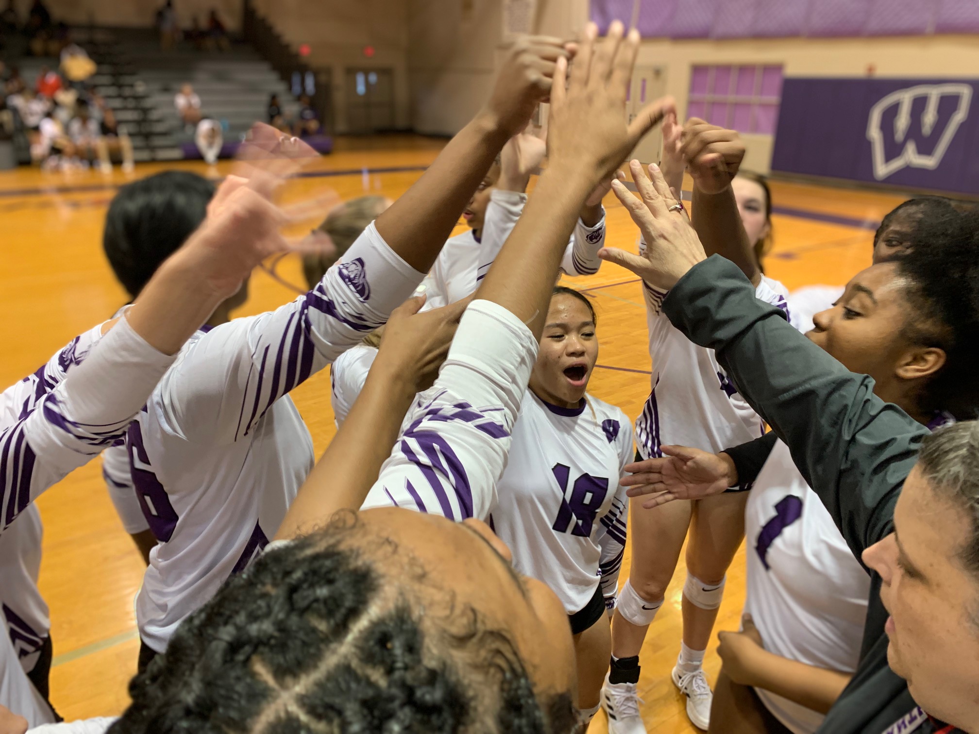 Woodlawn Bounces At South Louisiana Volleyball Invitational Building